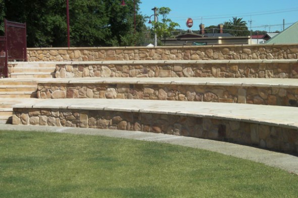 sandstone retaining walls